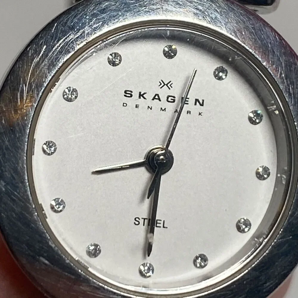 Skagen Denmark 107SSSD Stainless Steel Women’s Watch – Non Working for Parts